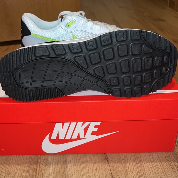 Nike Mens Air Max SYSTM size 8.5-12 White/Black/Volt NEW with Box - Picture 8 of 8